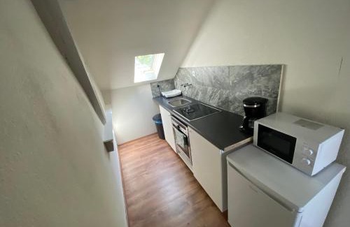 Krefeld Wohnung | EMAS 8 Wohnung mit 2 Einzelbetten, Küche, Dusche, TV