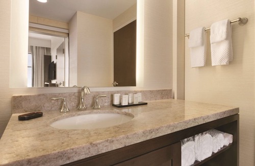 North Canton Hotel | Embassy Suites by Hilton Akron Canton Airport