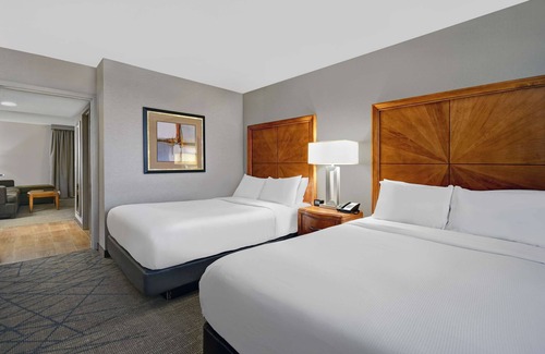 Livonia Hotel | Embassy Suites by Hilton Detroit Livonia Novi