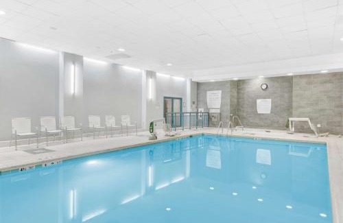 Old Town Alexandria Hotel | Embassy Suites by Hilton Alexandria Old Town