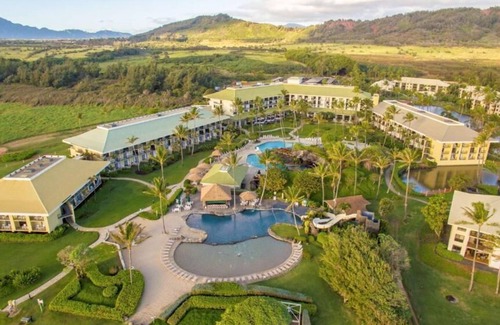 Hanamaulu Hotel | Embrace Island Life at Kauai Beachfront Resort!