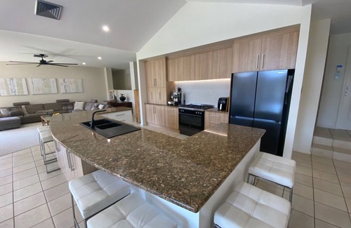 Emerald Beach Haus | EMERALD BEACH LAKE FRONT ESTATE