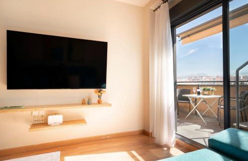 Figares Wohnung | Emir Ático SOL Y NIEVE