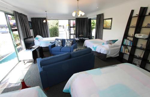 Taradale Hotel | EMotel Napier formally Greenmeadows on Gloucester