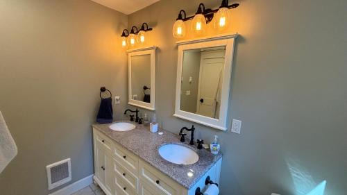 Point Roberts Haus | En-suite with separate entrance
