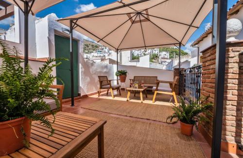 Canillas de Aceituno Bed & Breakfast | Encanto Guesthouse