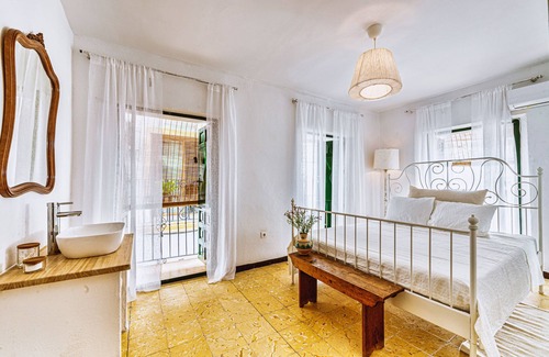 Canillas de Aceituno Bed & Breakfast | Encanto Guesthouse