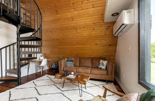 Makanda Skihütte | Enchanting A-Frames with Hot-Tub Wonderful for Hiking in Makanda, Illinois