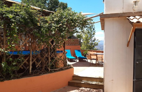 Comares Haus | Bezauberndes Haus auf einer Klippe