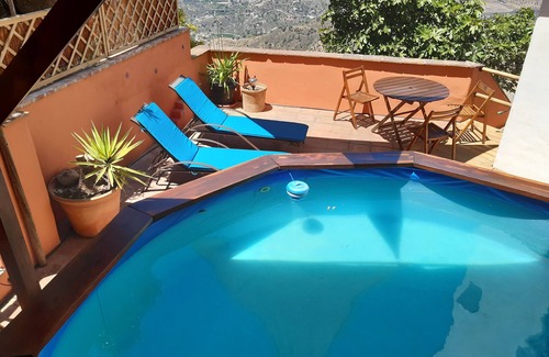 Comares Haus | Bezauberndes Haus auf einer Klippe