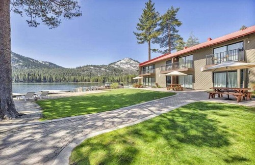 Truckee Wohnung | Enchanting Deluxe Studio #216 at Donner Lake Village