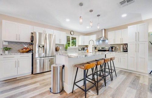 Park Scottsdale One Haus | Enchanting home with private hot tub, putting green, yard & washer/dryer