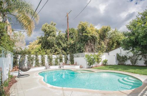 Sherman Oaks Haus | Enchanting Sherman Oaks Home With Pool permit #HSR two one zero zero 2605