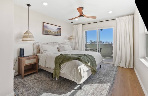 Caldwell Haus | Enclave - Private King 1 Bedroom Sleeps 4! Outdoor Patio View