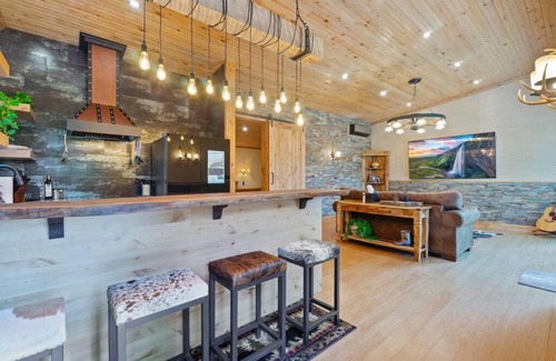 Sandy Skihütte | Encore Cottonwoods Ski Cabin.