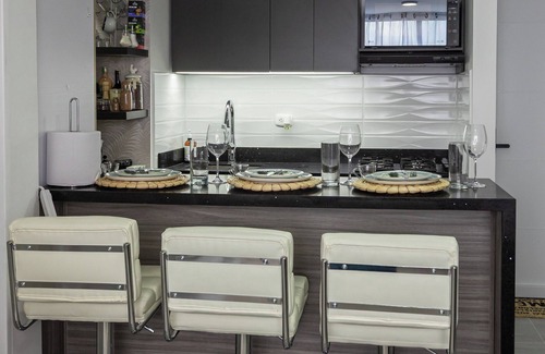 Pereira Eigentumswohnung | Endless Hot Water A/C Long-Term Stay Pool, FREE Breakfast/BBQ By Airport