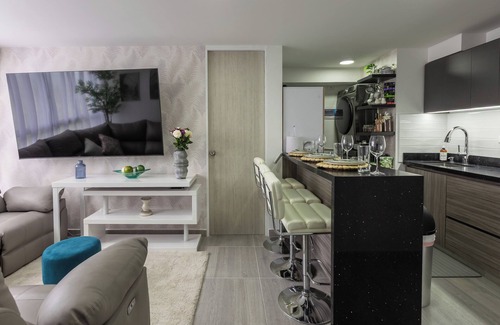 Pereira Eigentumswohnung | Endless Hot Water A/C Long-Term Stay Pool, FREE Breakfast/BBQ By Airport