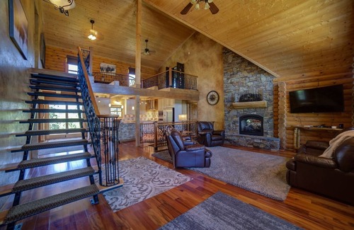 Whitewood Kabine | Endless Pines. Black Hills Cabin with views, hot tub and deck!