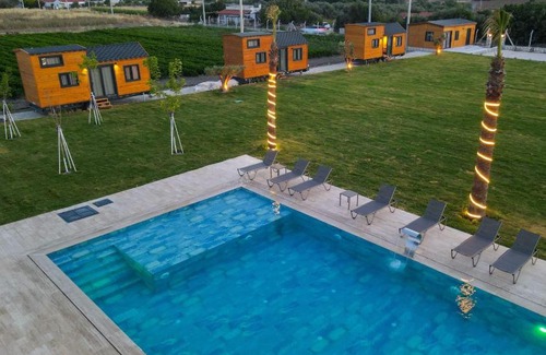 Cesme Skihütte | Enginar Çiçeği