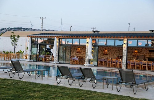 Cesme Skihütte | Enginar Çiçeği