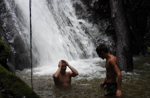 Savegre Kabine | Enjoy a cabin and waterfall in Barú, Costa Rica.