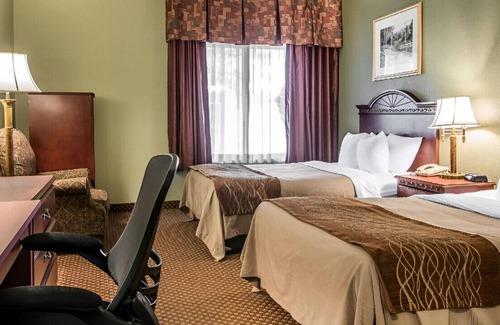 Ann Arbor Haus | Enjoy a Comfortable Stay! W/ an indoor Pool