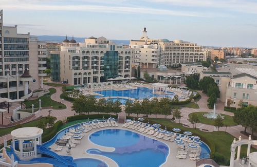 Pomorie Wohnung | Enjoy a relaxing family vacation at the sea in Apartment Sunset resort C8-24