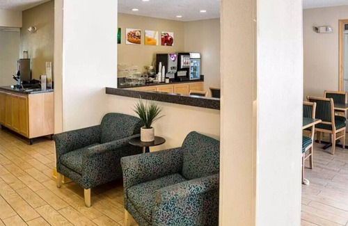 Coon Rapids Haus | Enjoy a Restful Stay with Family! Free Breakfast