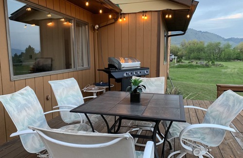Dayton Haus | Enjoy all Flathead Lake has to offer in this comfortable house in Dayton, MT.