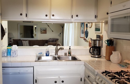 Pierpont Bay Haus | **ENJOY BREATHTAKING VIEWS FROM YOUR PRIVATE DECK FACING TH BEACH**