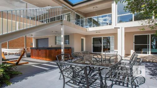 Summerland Point Haus | Enjoy Lazy Daze