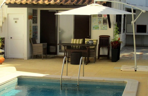 Parede Skihütte | Genießen Sie die Privatsphäre mit Swimmingpool und Garten in Strandnähe