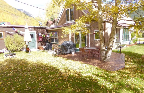 Silverton Haus | Genießen Sie R & R in diesem historischen Ferienhaus in der besten Nachbarschaft der Stadt!