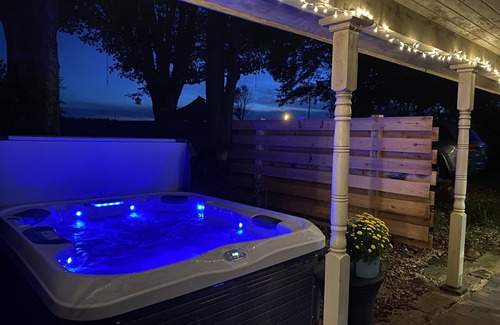 Deersville Haus | Genießen Sie den Tappan Lake im viktorianischen Haus aus dem Jahr 1860 im malerischen Deersville