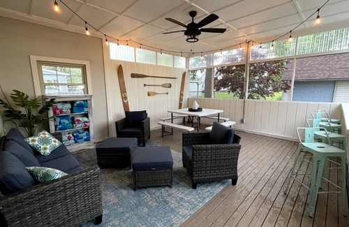 Conneaut Haus | Enjoy the breathtaking Lake Erie sunsets at our family-friendly property.