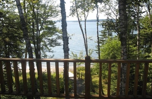 Surry Haus | Genießen Sie die Küste von Maine-On the Water