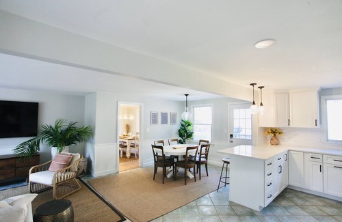 Eastham Haus | ENJOY THE OUTER COD THIS FALL/WINTER! WHERE HOLIDAY MAGIC HAPPENS!