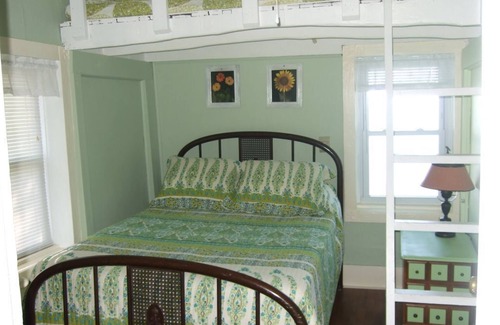 Mitiwanga Sonstige | Enjoy the View From this Charming Lakefront House in Private Park