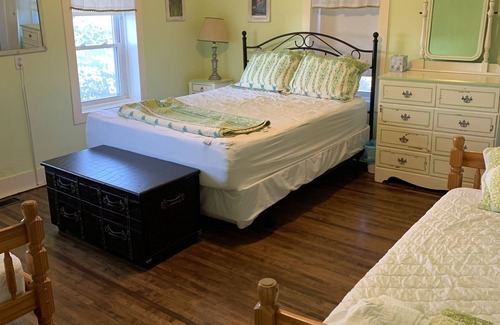 Mitiwanga Sonstige | Enjoy the View From this Charming Lakefront House in Private Park