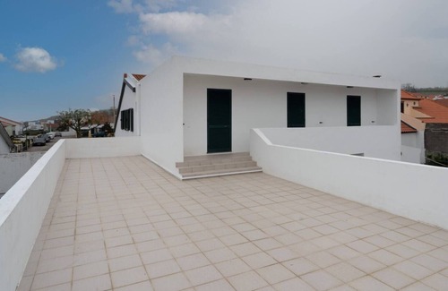 Relva Haus | Enjoy this spacious and comfortable house within minutes to the airport.