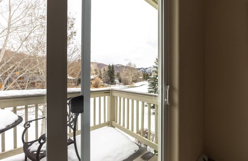Eagle-Vail Villa | Enjoy this Spacious Pet Friendly Townhome Minutes from Vail & Beaver Creek