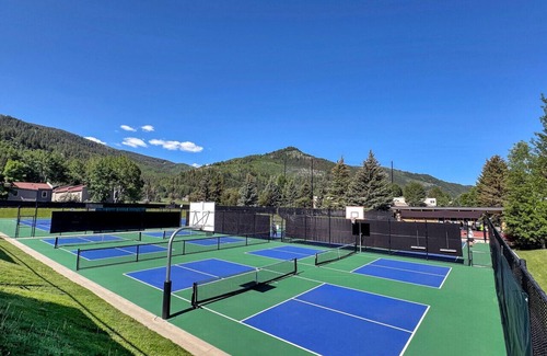 Eagle-Vail Villa | Enjoy this Spacious Pet Friendly Townhome Minutes from Vail & Beaver Creek