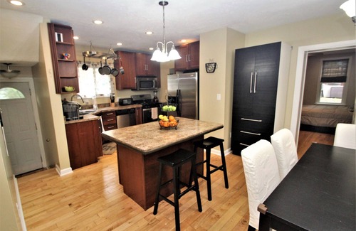 Squirrel Hill South Haus | Enjoy Urban Living at our Steel City Getaway w/ Seasonal Hot Tub!