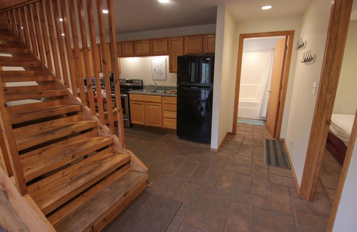 Athelstane Kabine | Genießen Sie den Blick auf den Fluss mit bequemem Platz für die ganze Familie!