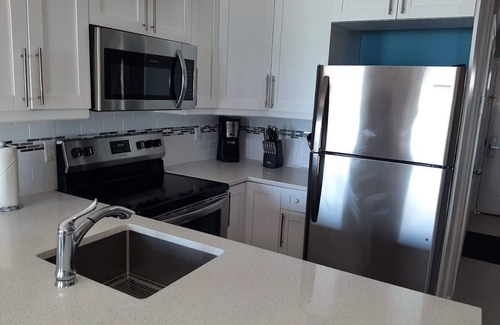 Colliers Bay Haus | Enjoy your Christmas in a Delightful 2-bedroom resort in East End Grand Cayman!