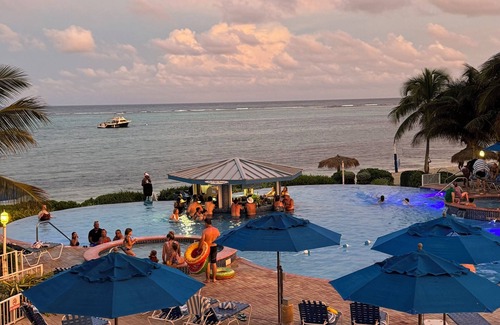 Colliers Bay Haus | Enjoy your Christmas in a Delightful 2-bedroom resort in East End Grand Cayman!