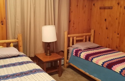 Comins Township Resort | Mieten Sie Ihr eigenes abgeschiedenes North Woods Resort an einem nicht öffentlich zugänglichen Angelsee