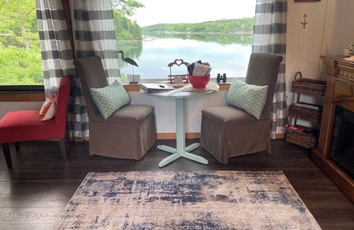 Isle of Springs Hütte | Enjoyable 1-bedroom rustic cottage in Southport.