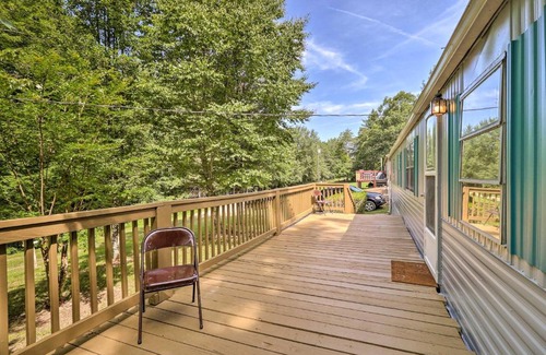 Ennice Haus | Ennice Escape Less Than 3 Mi to Blue Ridge Parkway!