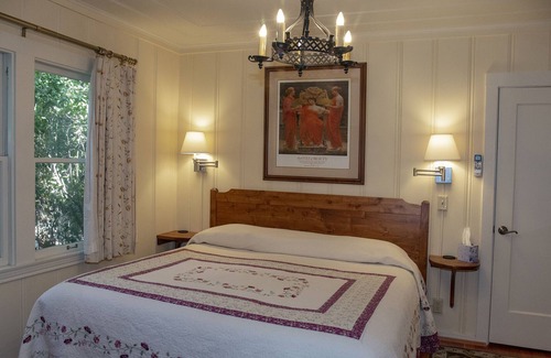 Sutter Creek Hütte | Enolas Cottage - Restauriertes malerisches Cottage aus den 1940er Jahren im Herzen von Sutter Creek